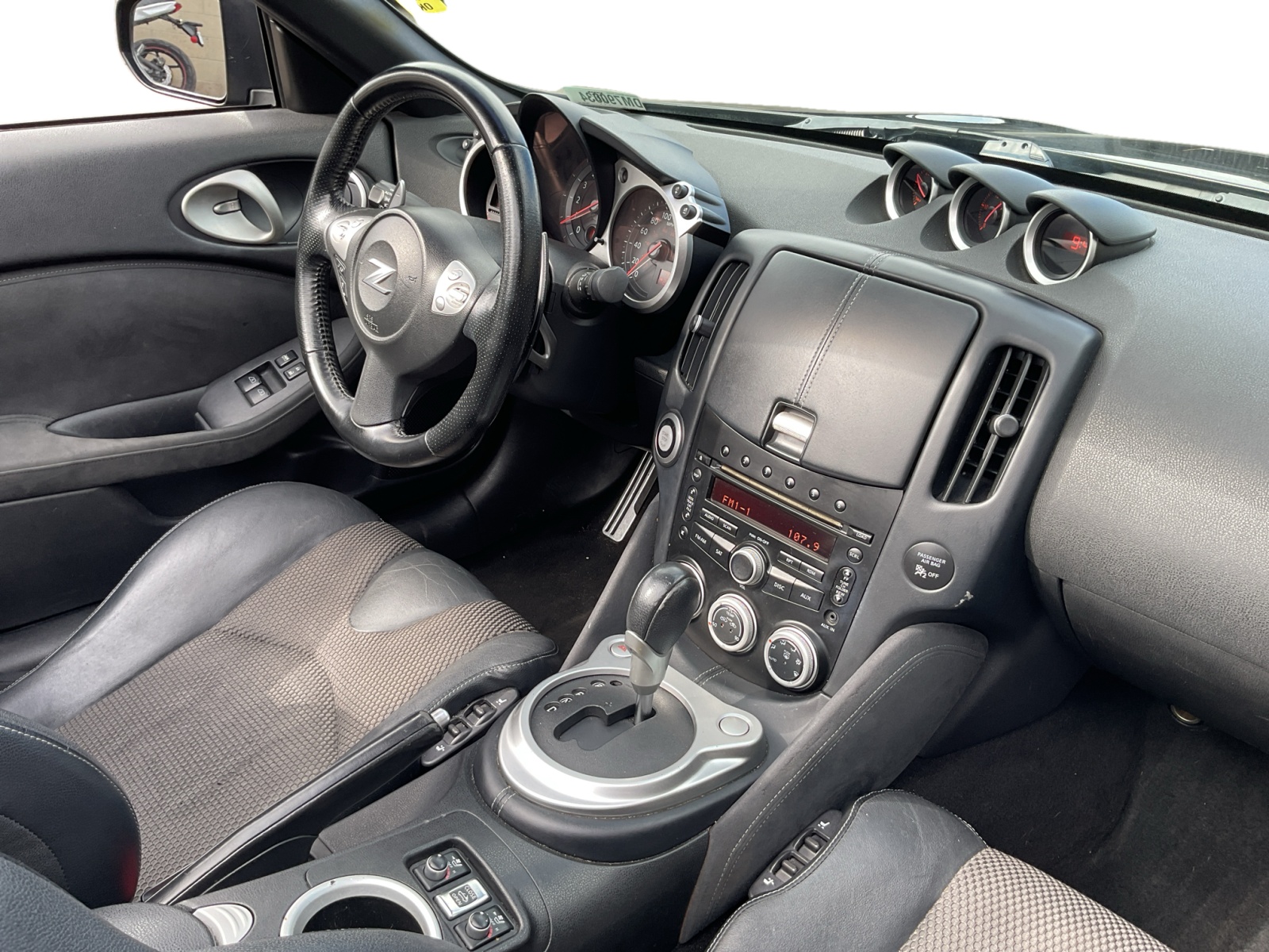 2013 Nissan 370Z Touring photo 12