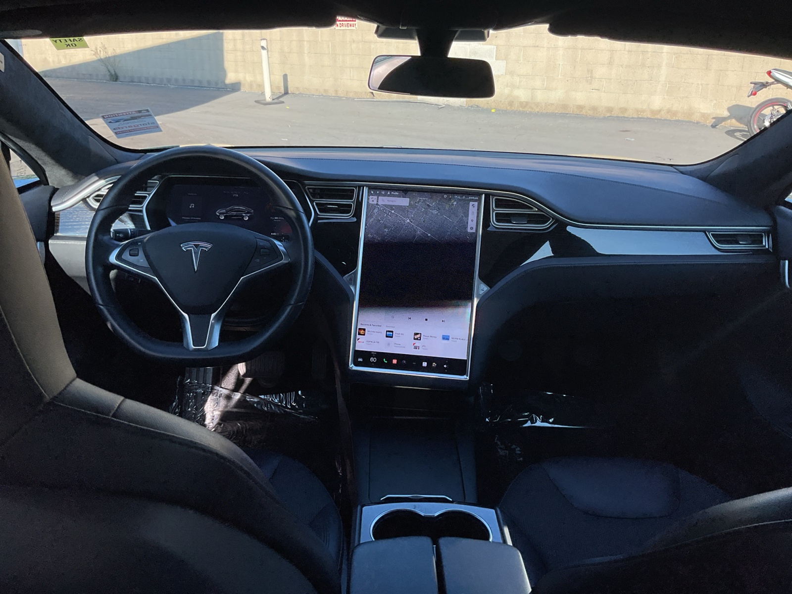 2016 Tesla Model S 70 photo 19