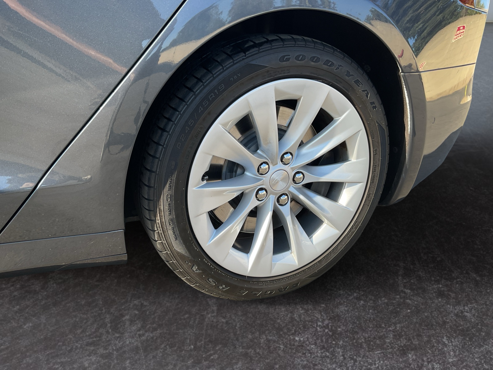2016 Tesla Model S 70 photo 11