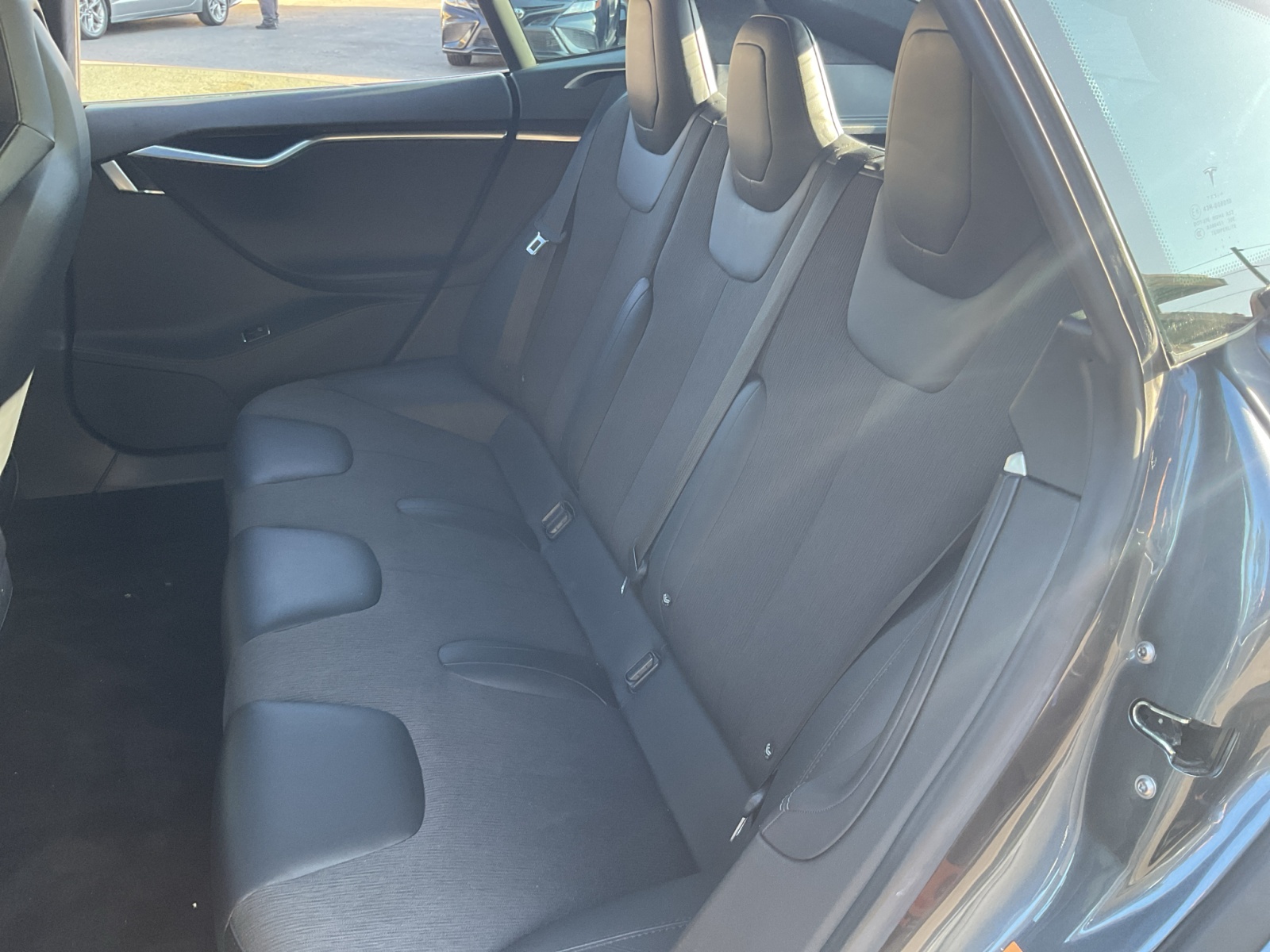 2016 Tesla Model S 70 photo 21