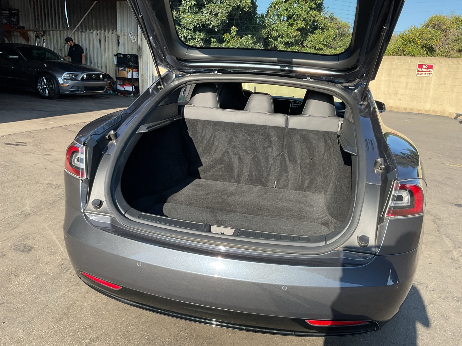 2016 Tesla Model S 70 photo 27