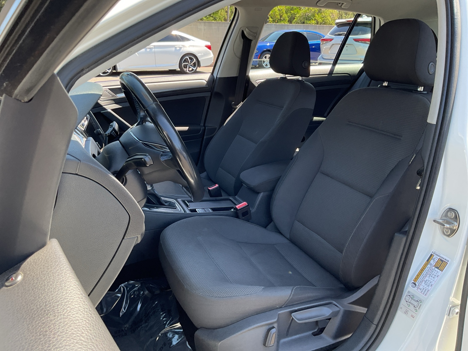 2019 Volkswagen e-Golf SE photo 20
