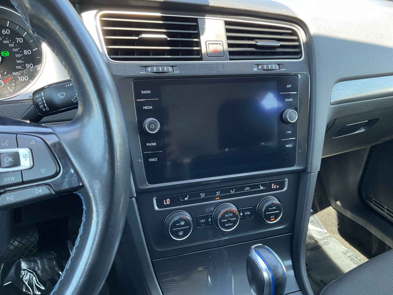 2019 Volkswagen e-Golf SE photo 15