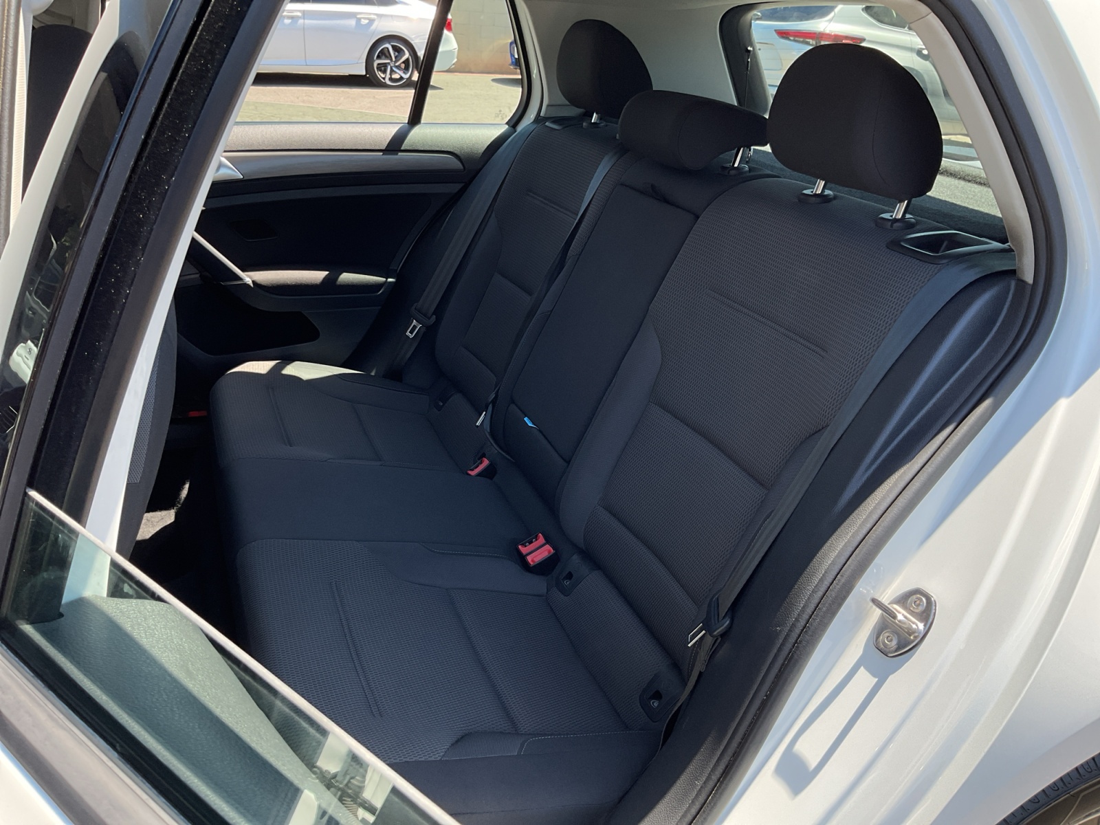 2019 Volkswagen e-Golf SE photo 21