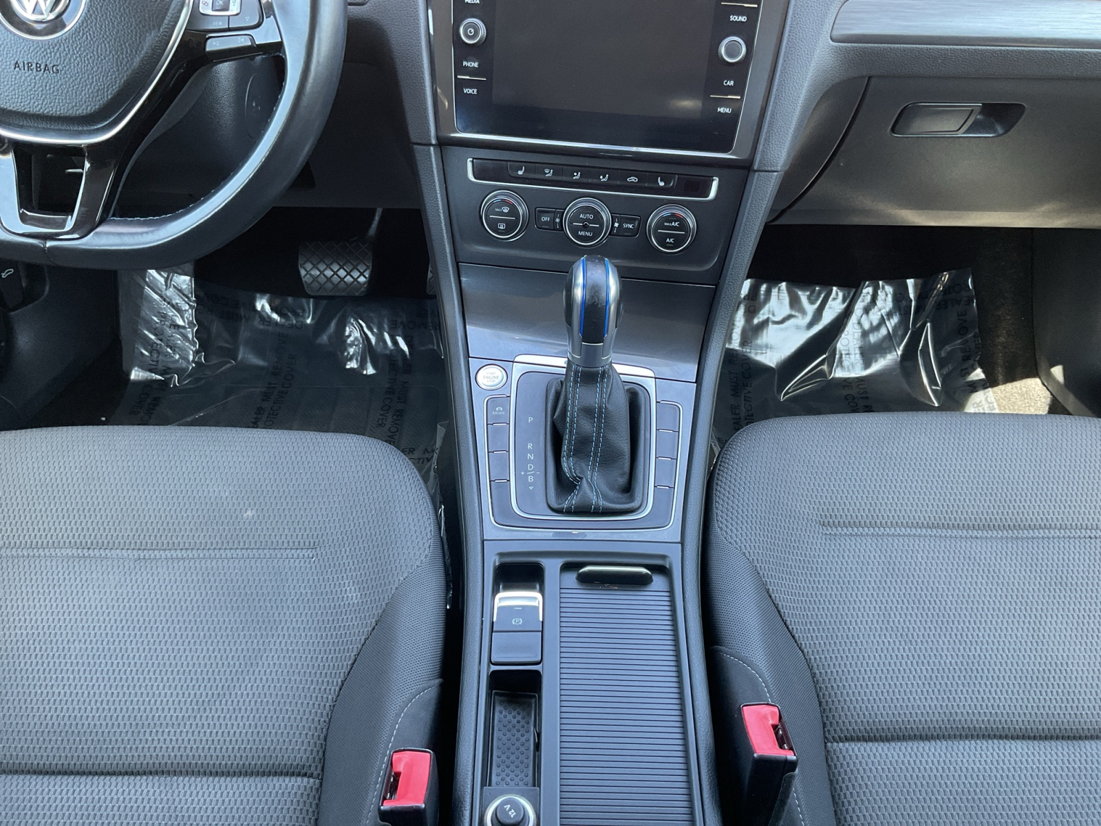 2019 Volkswagen e-Golf SE photo 12