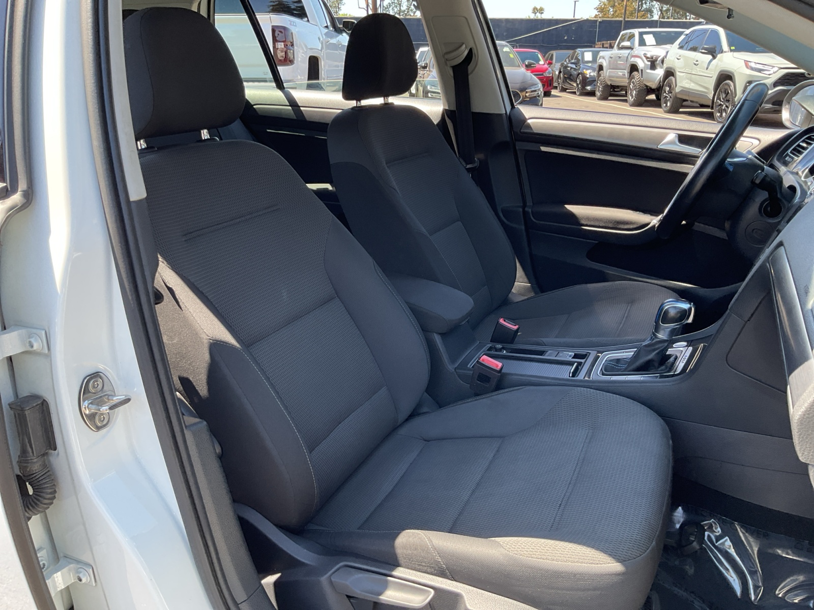 2019 Volkswagen e-Golf SE photo 23