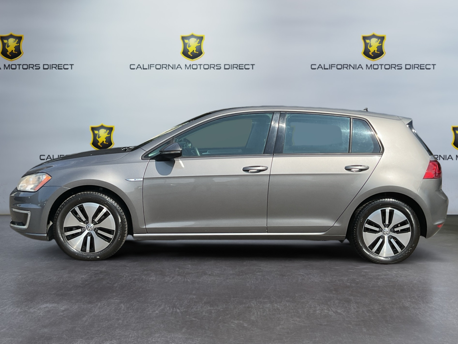2016 Volkswagen e-Golf SE photo 7