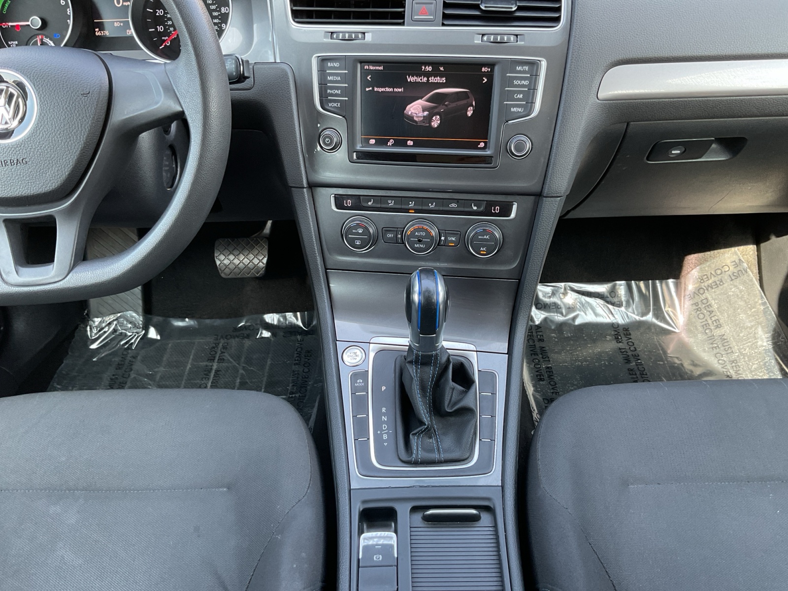 2016 Volkswagen e-Golf SE photo 9
