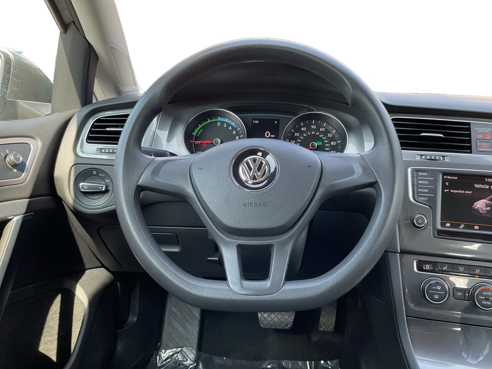 2016 Volkswagen e-Golf SE photo 10