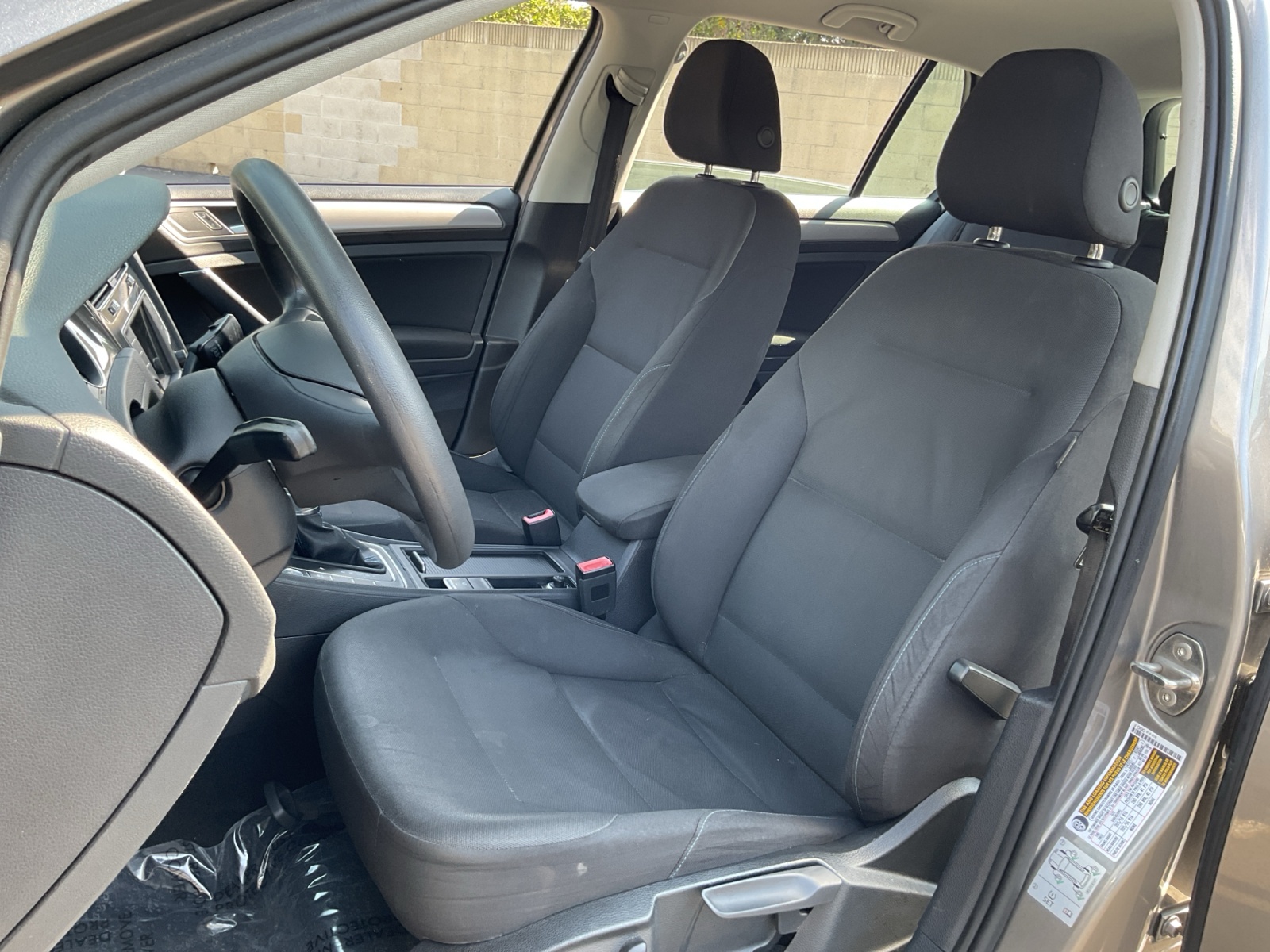 2016 Volkswagen e-Golf SE photo 17