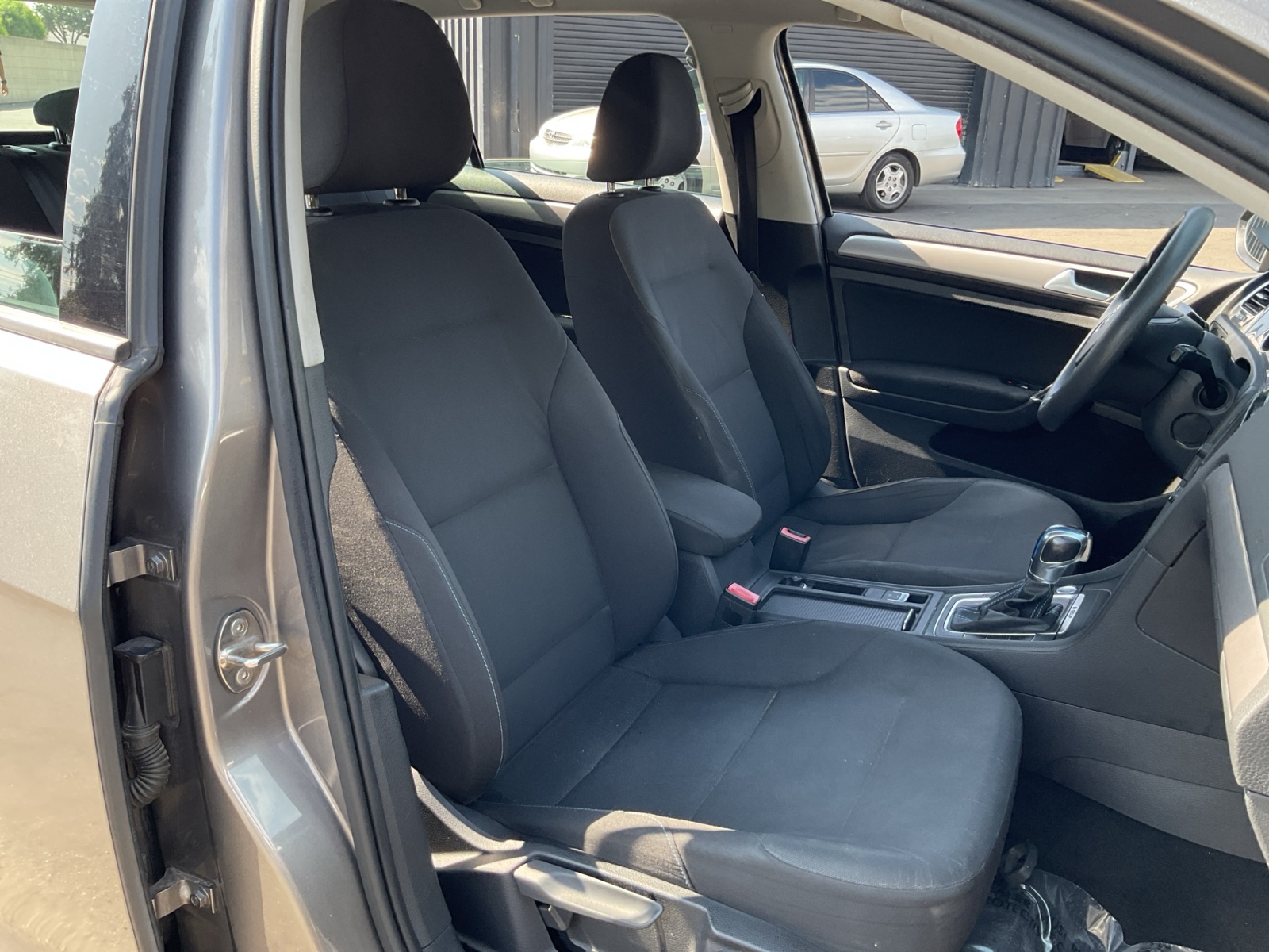 2016 Volkswagen e-Golf SE photo 20