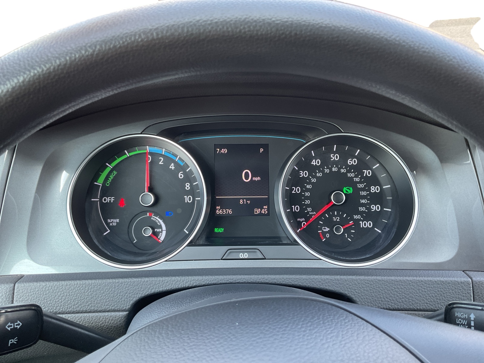 2016 Volkswagen e-Golf SE photo 11