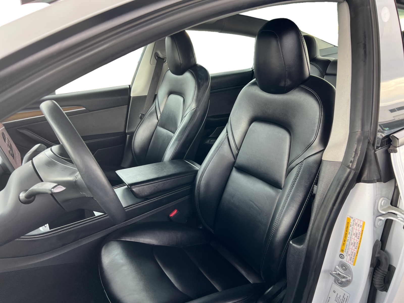 2023 Tesla Model 3 photo 7