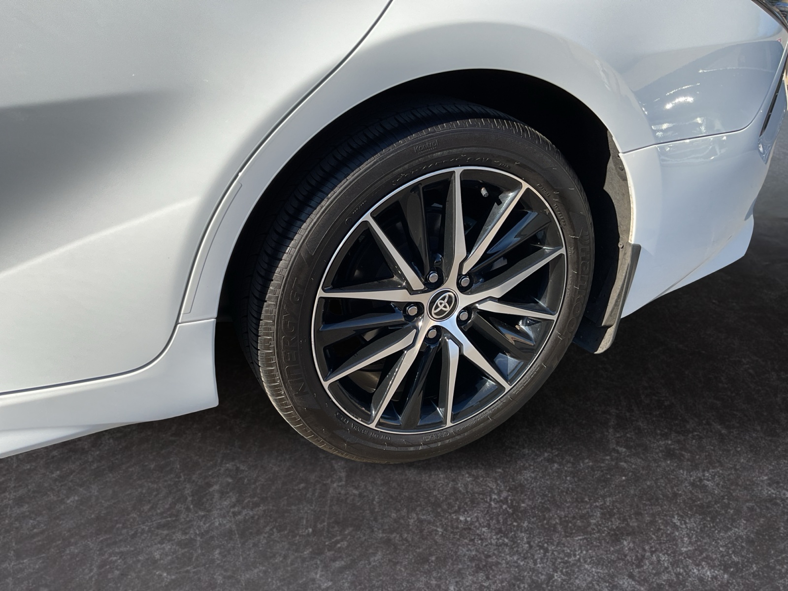 2024 Toyota Camry SE photo 10