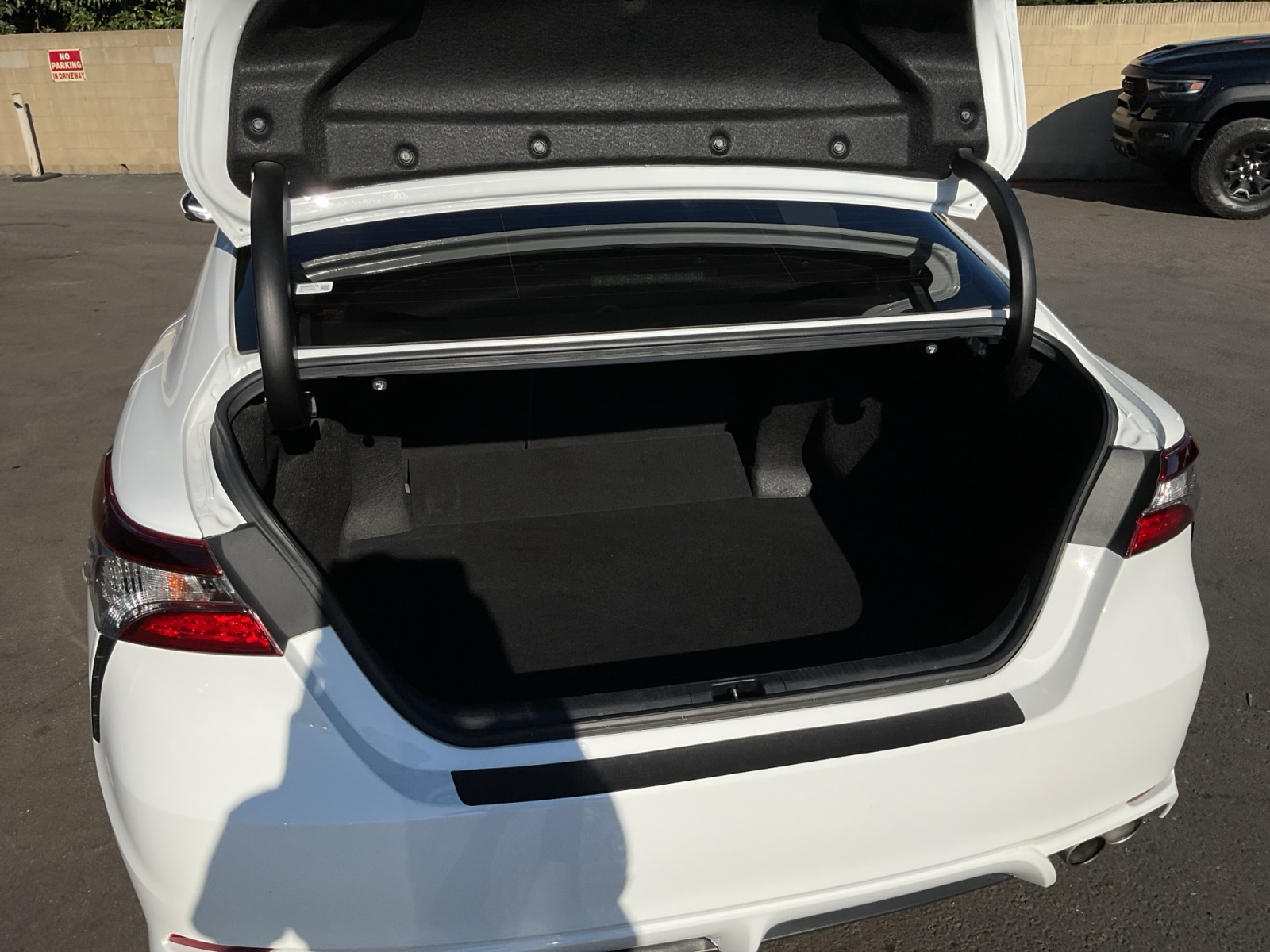 2024 Toyota Camry SE photo 25