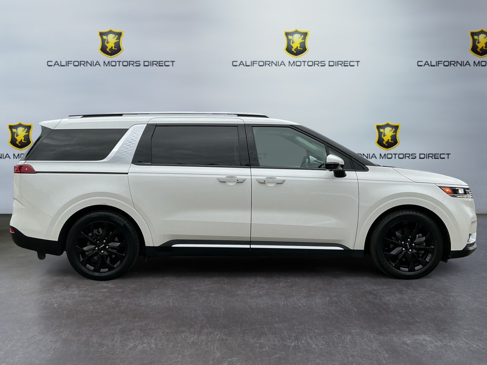 2022 Kia Carnival SX Prestige photo 3