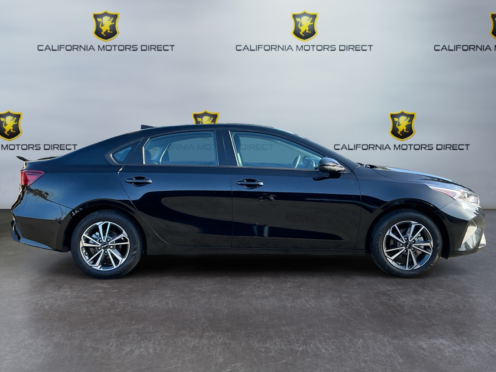 2023 Kia Forte LXS photo 4