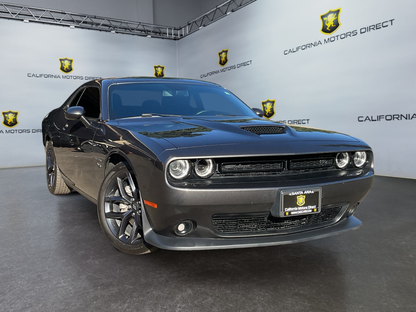 2022 Dodge Challenger R/T photo 3