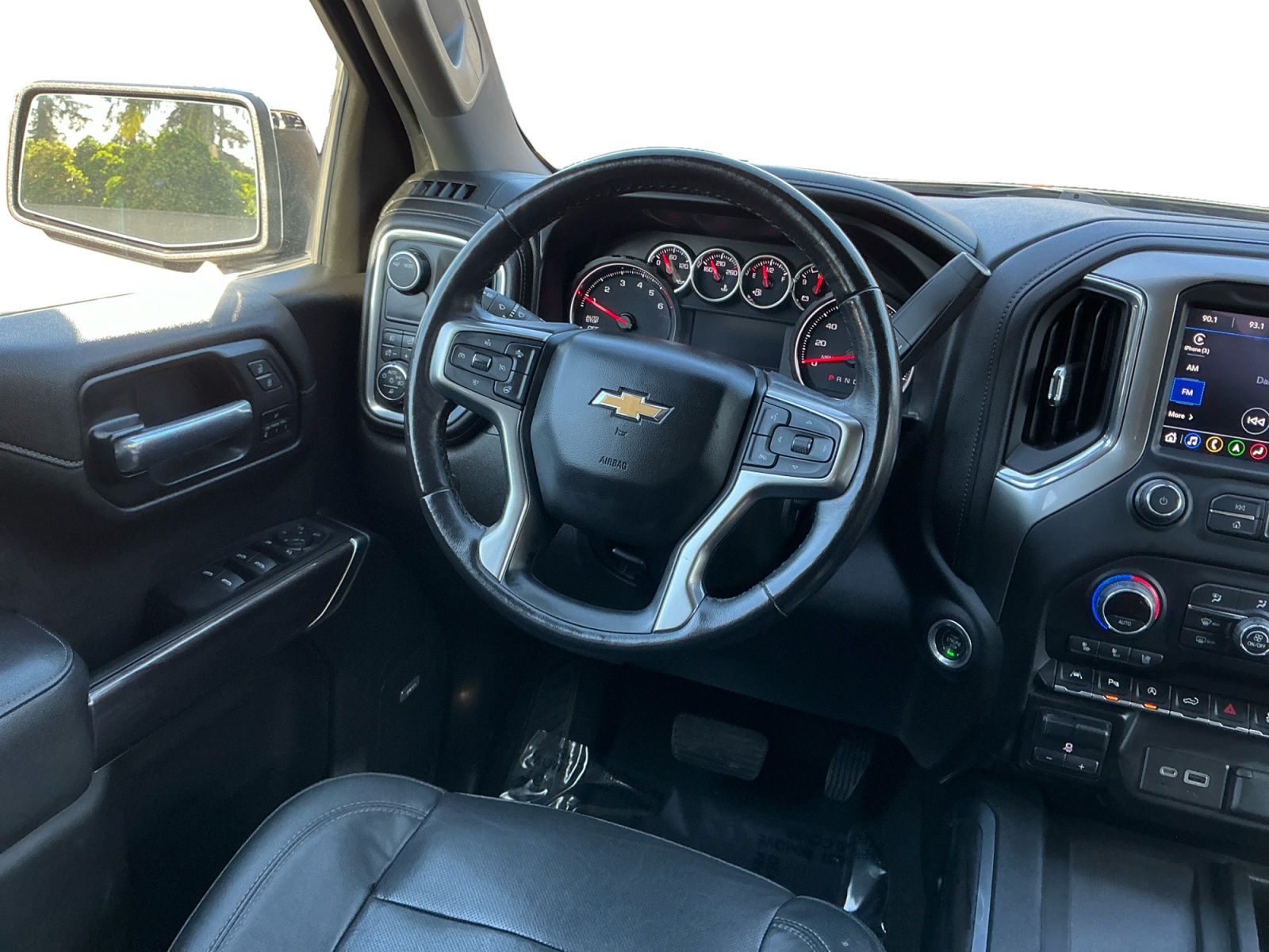 2021 Chevrolet Silverado 1500 LTZ - Photo 11
