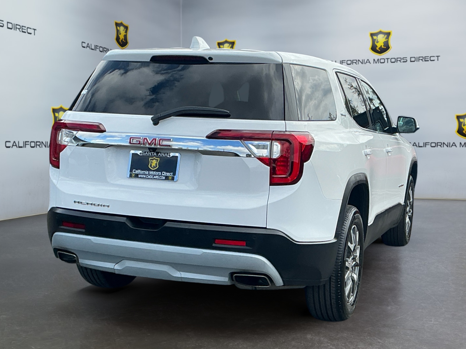 View vehicle photo 5