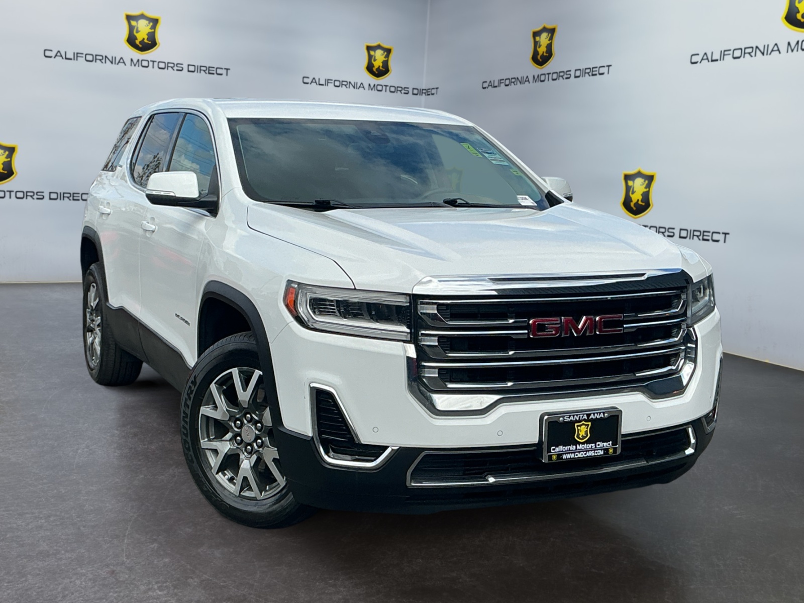 View vehicle photo 3