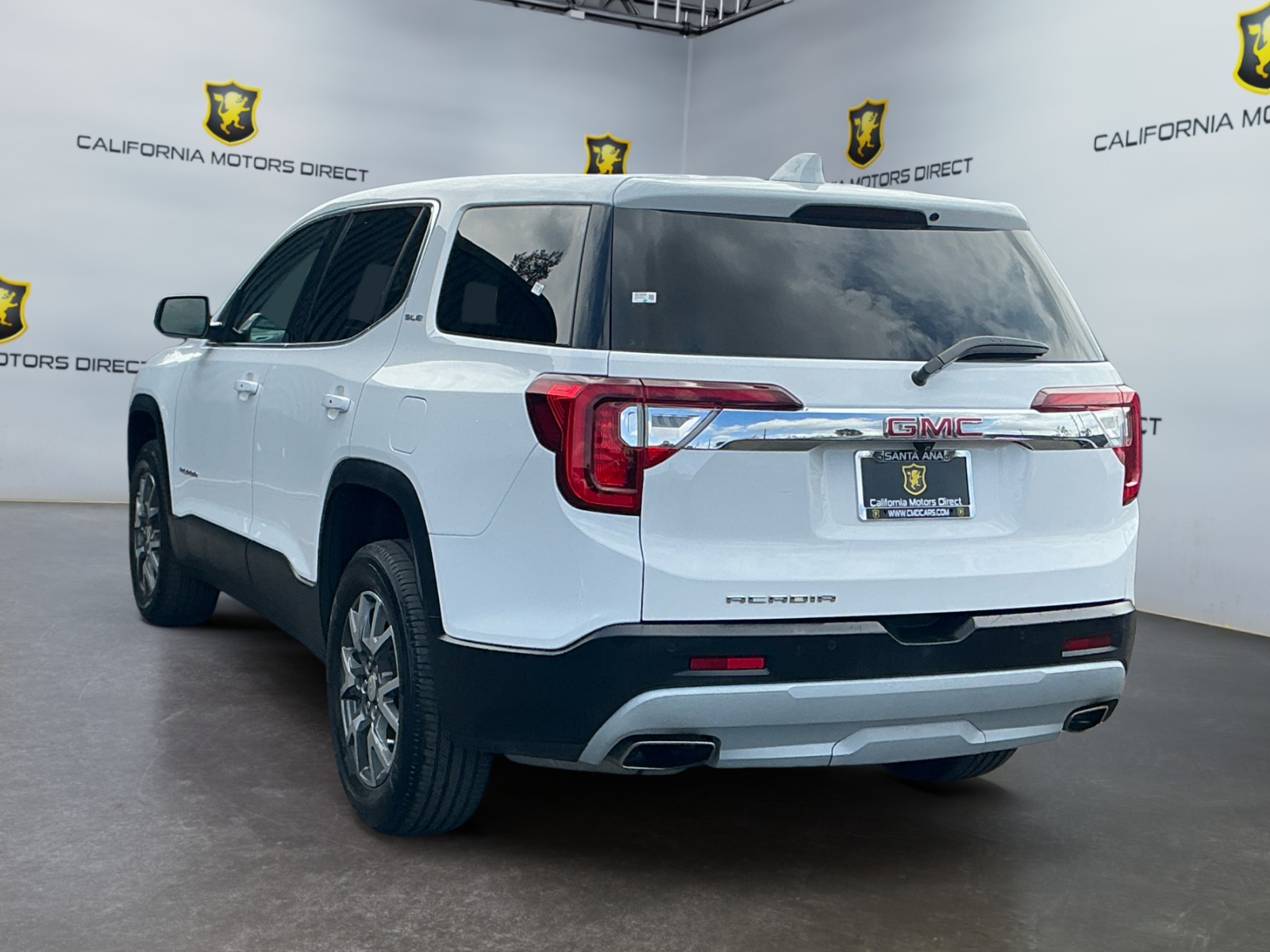 View vehicle photo 7