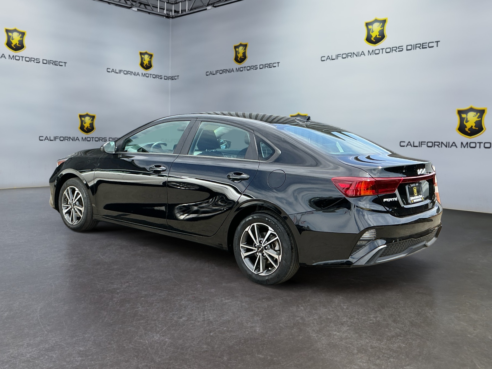 View vehicle photo 7