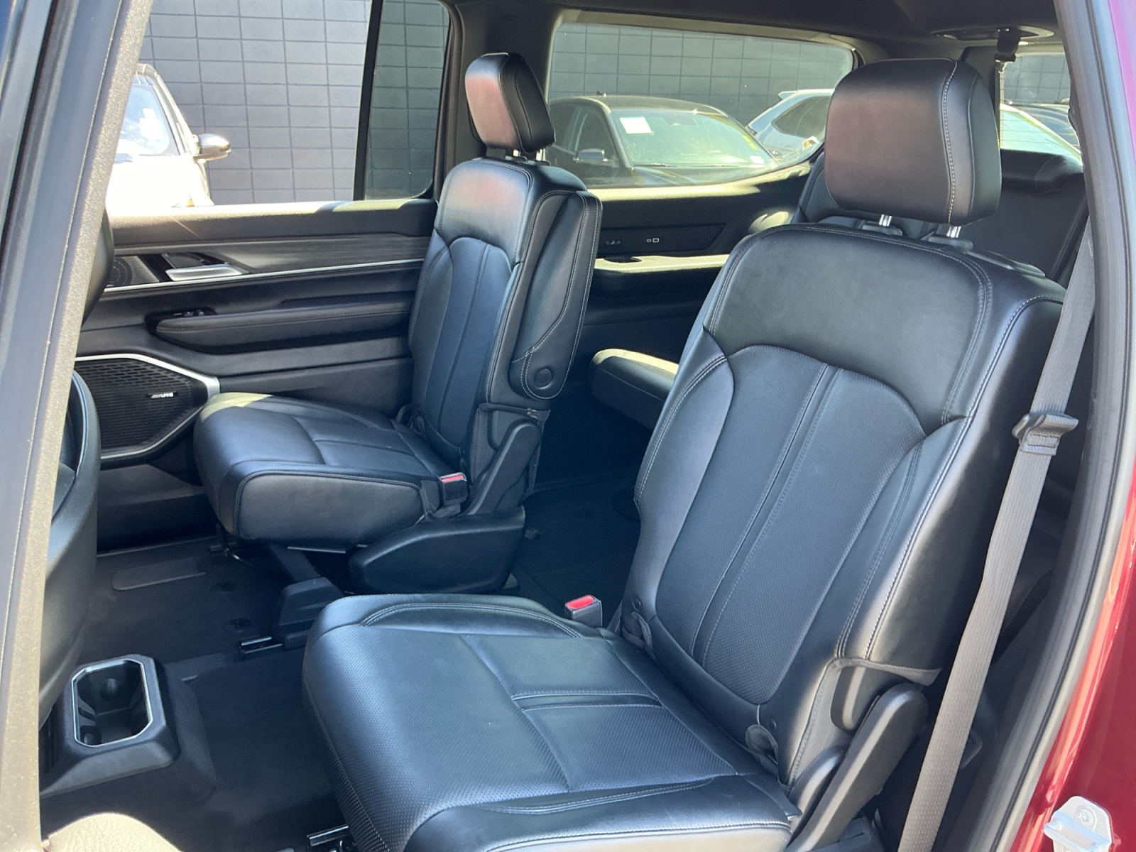2024 Jeep Wagoneer Series III - Photo 19