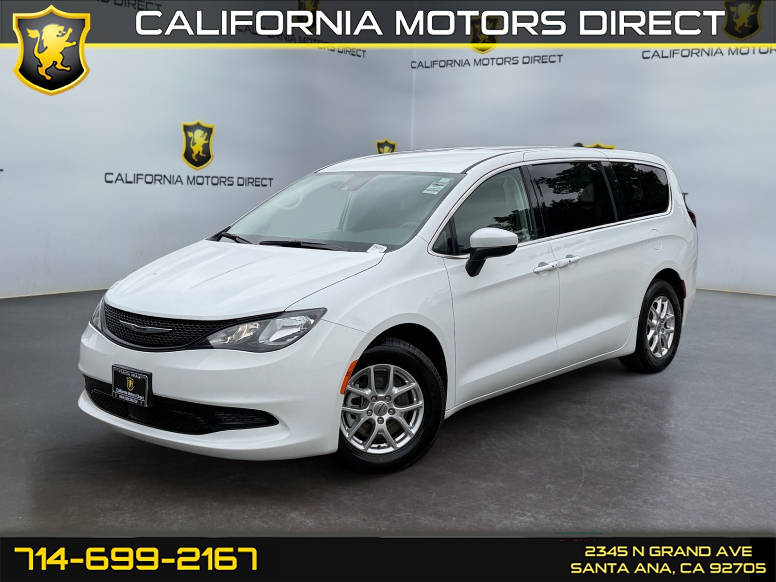 2023 Chrysler Voyager LX's photo