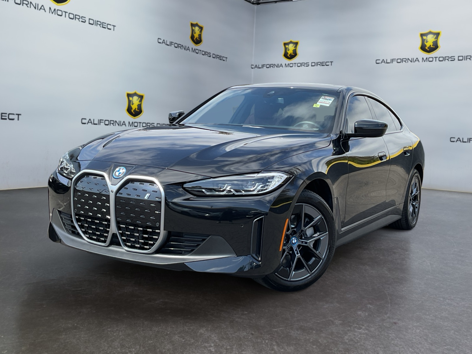 BMW i4 photo 29