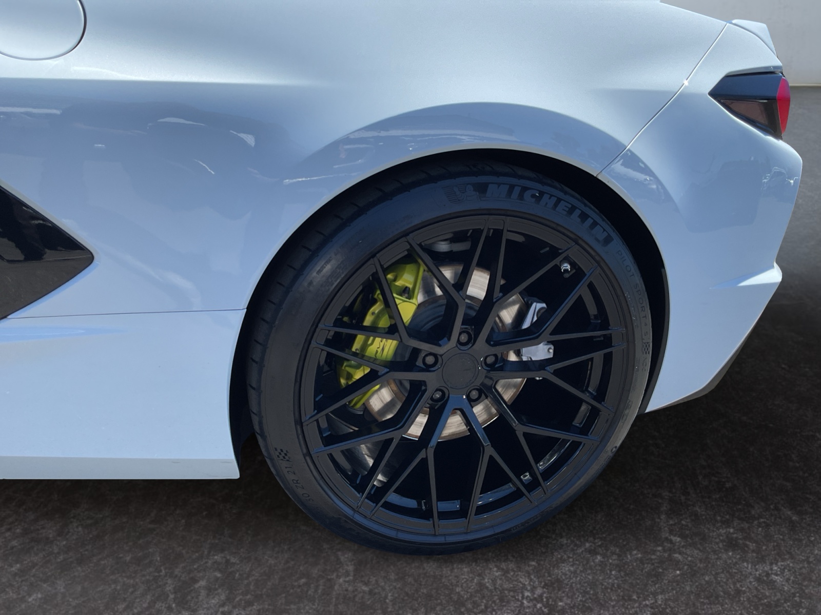 2024 Chevrolet Corvette 2LT - Photo 9