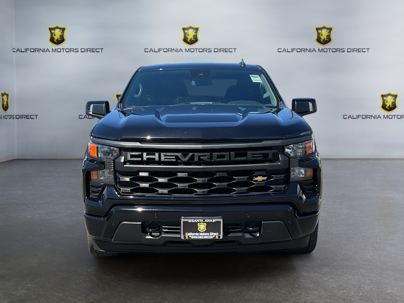 Chevrolet Silverado photo 2