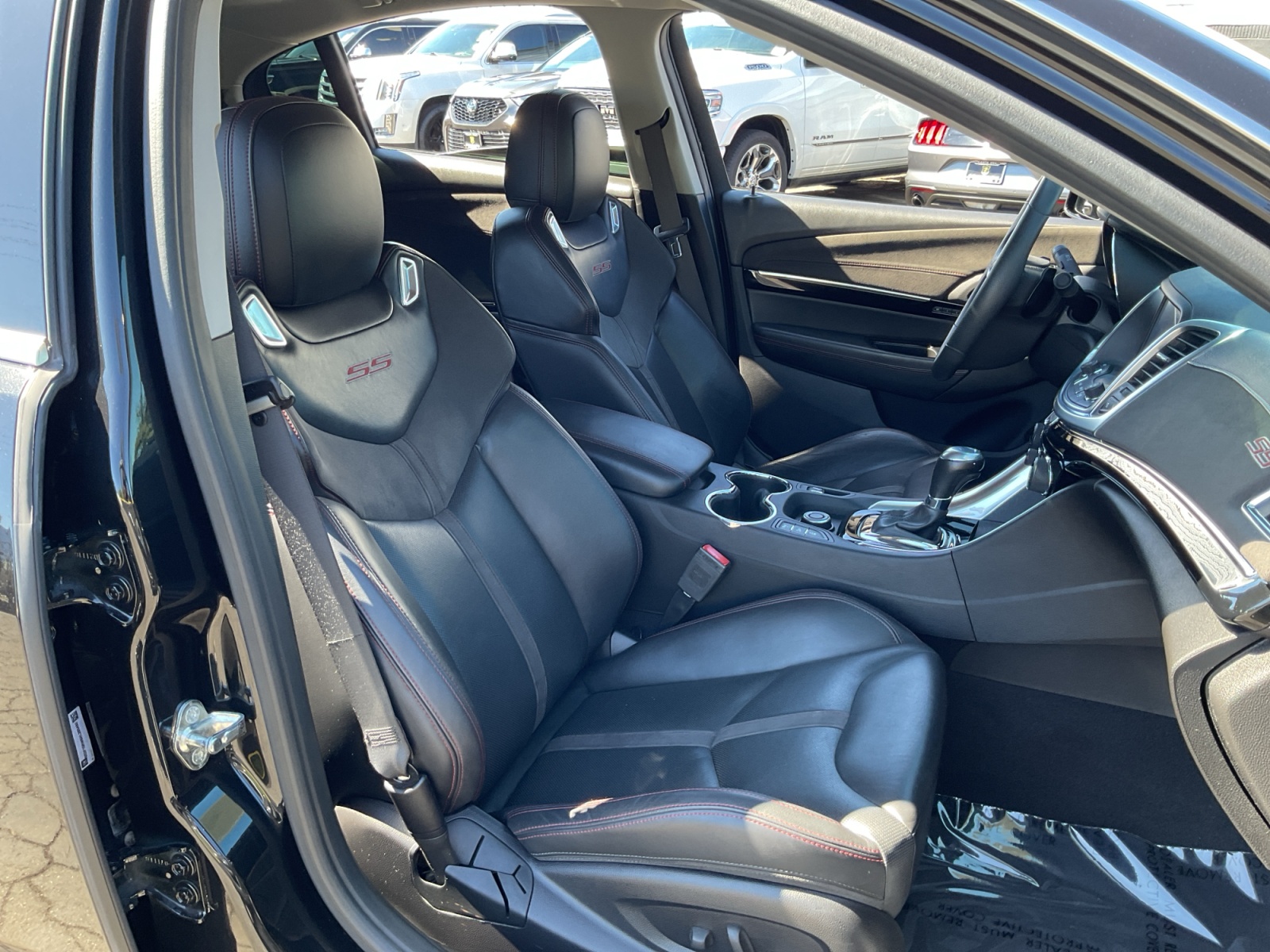 Chevrolet SS photo 21