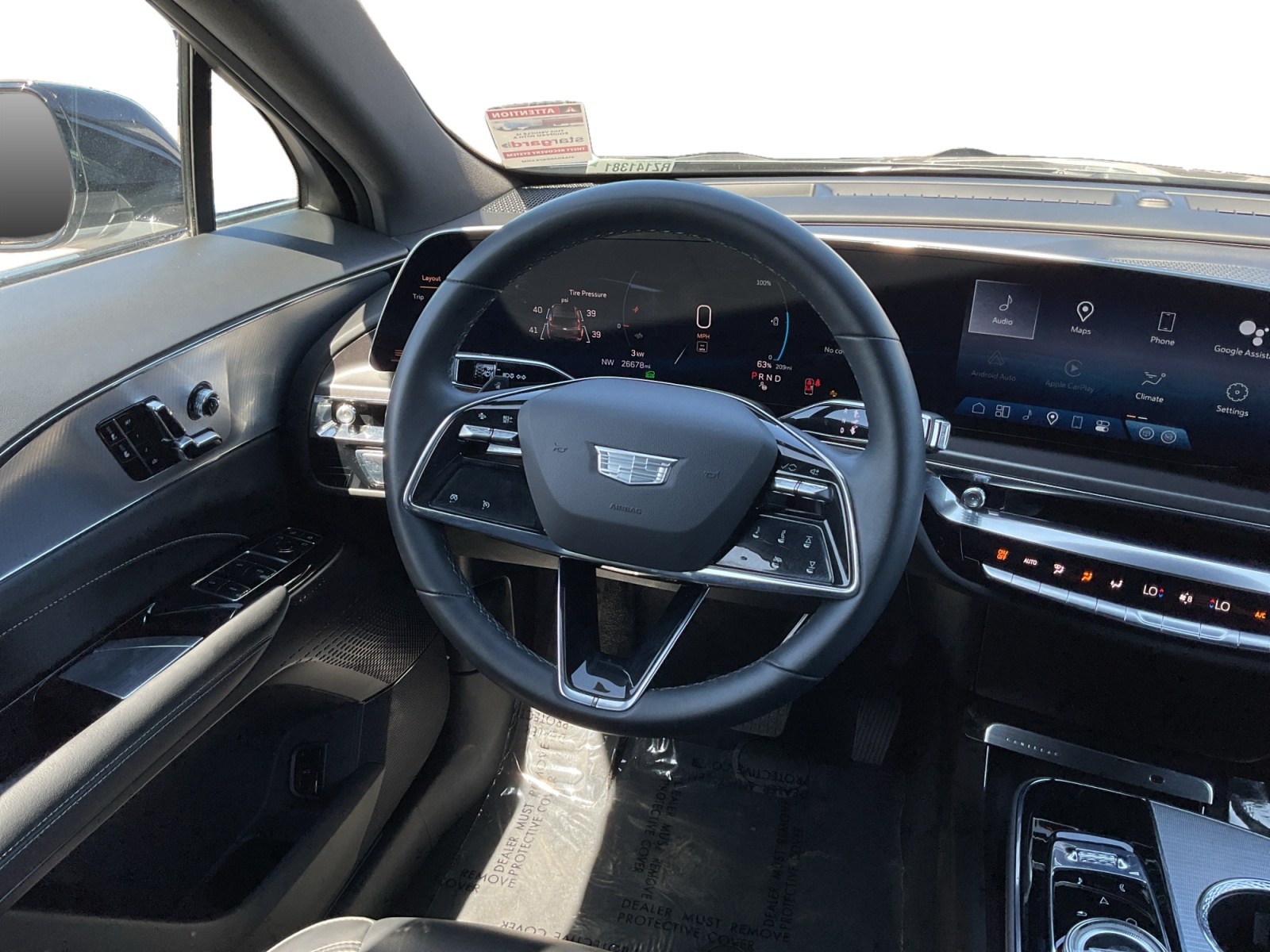 Cadillac Lyriq photo 11