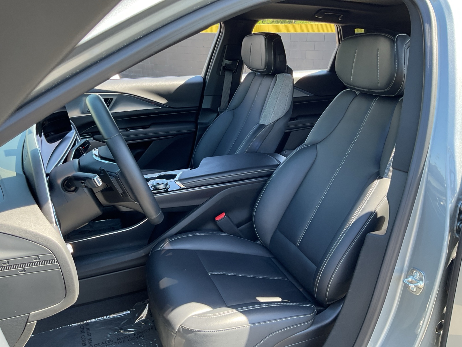 Cadillac Lyriq photo 18