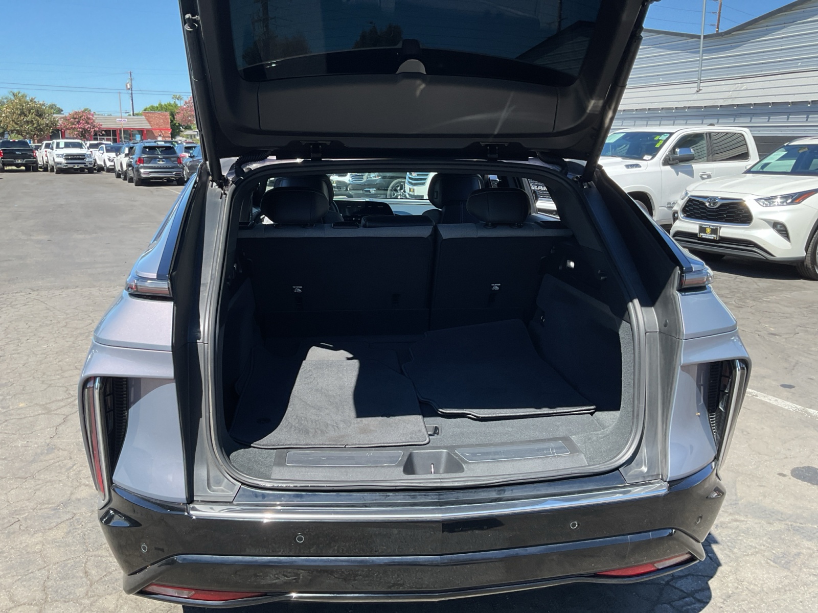 Cadillac Lyriq photo 24
