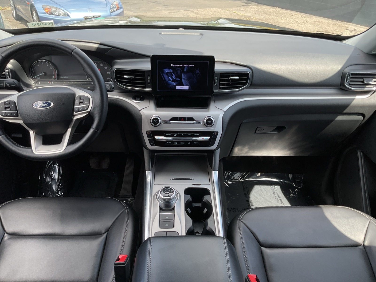 Ford Explorer photo 15