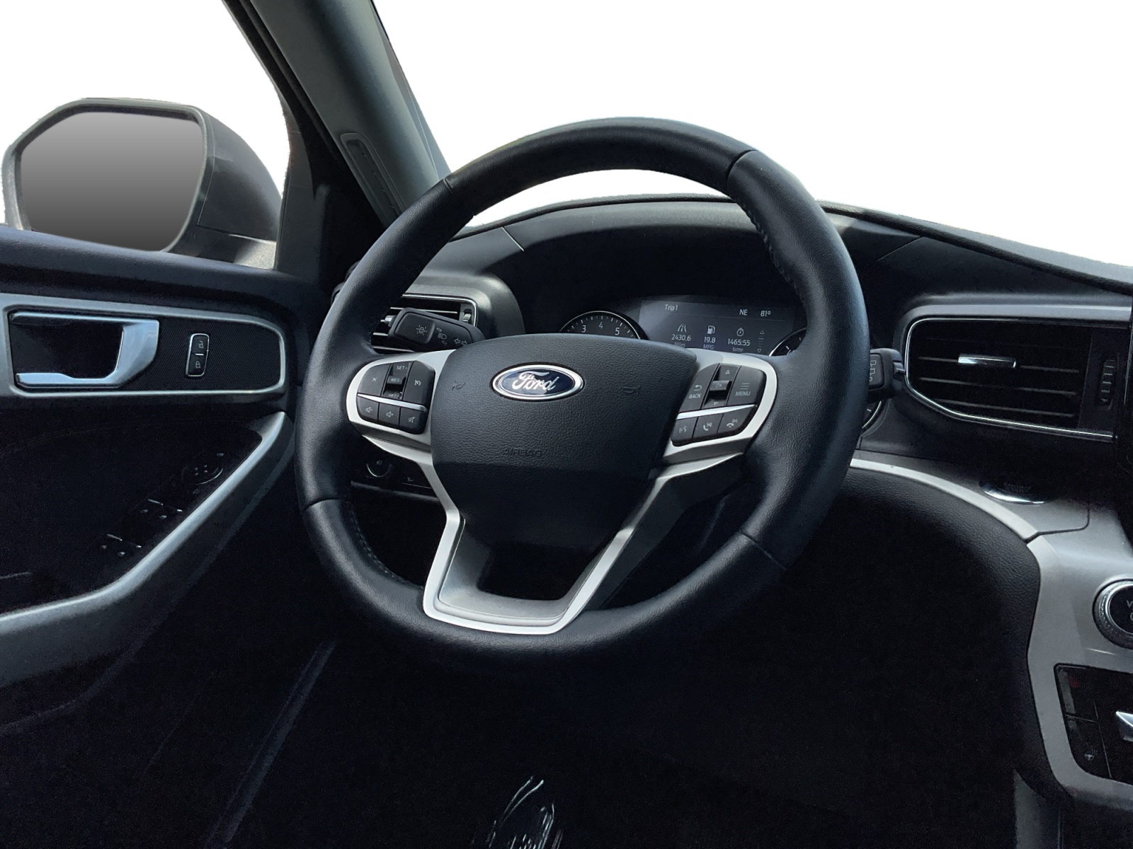 Ford Explorer photo 11