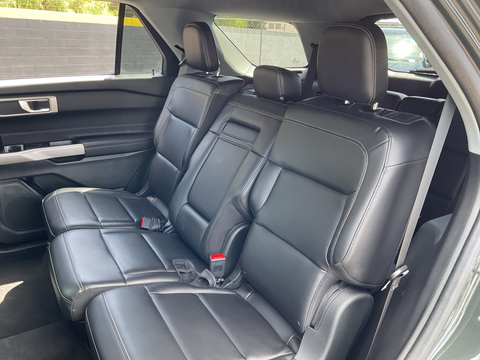 Ford Explorer photo 19