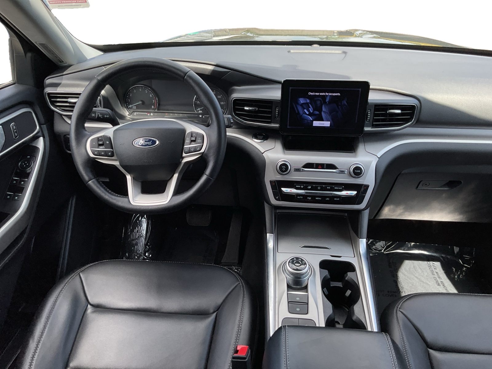 Ford Explorer photo 14