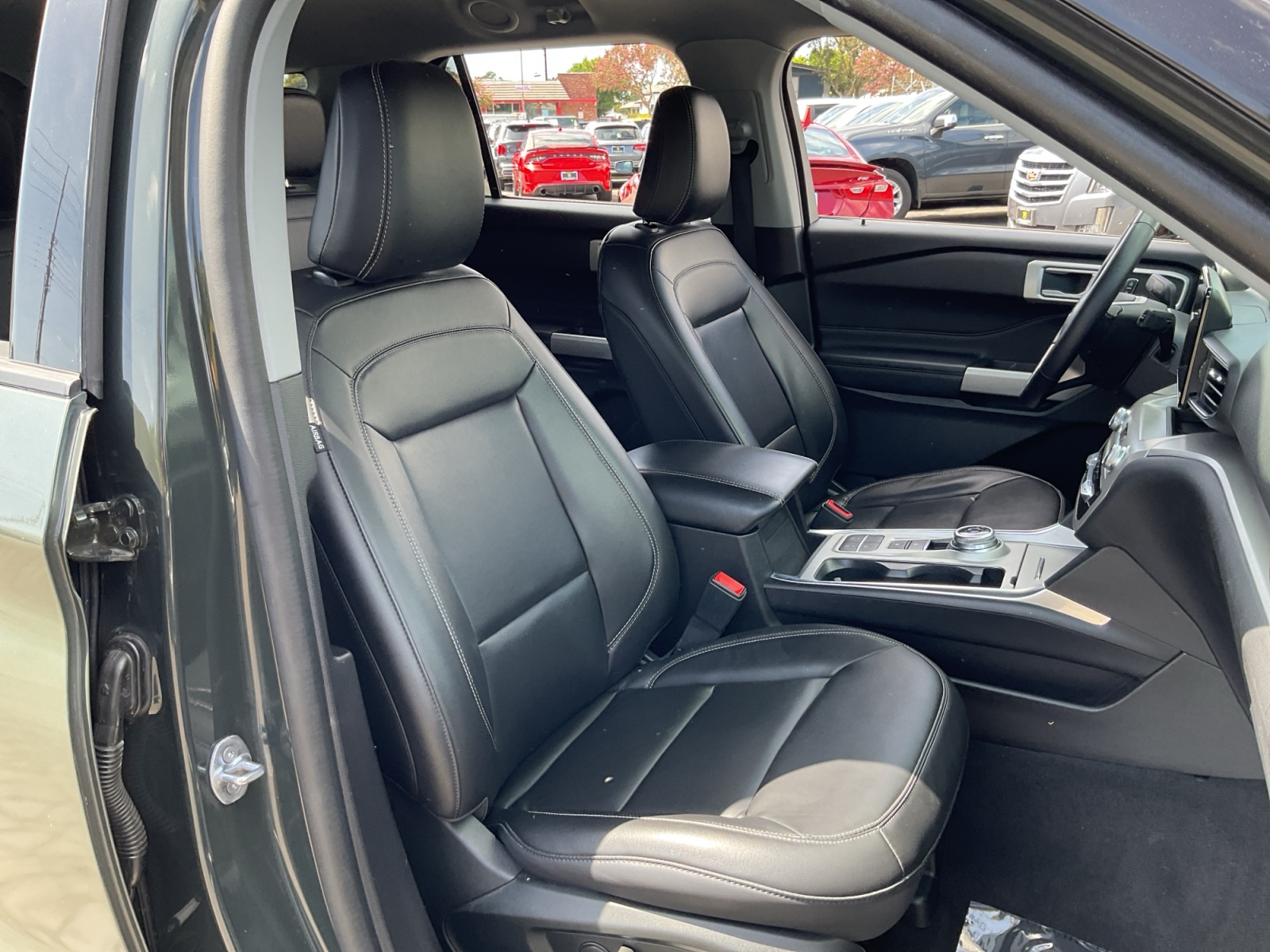 Ford Explorer photo 21