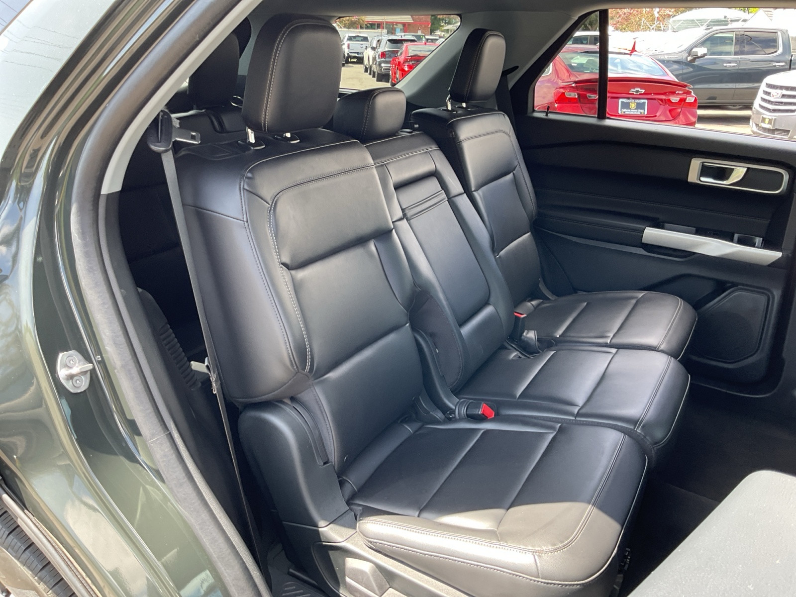 Ford Explorer photo 20