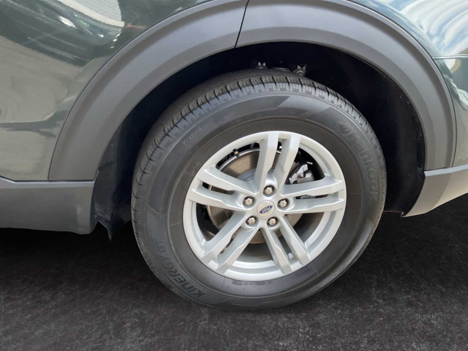 Ford Explorer photo 9