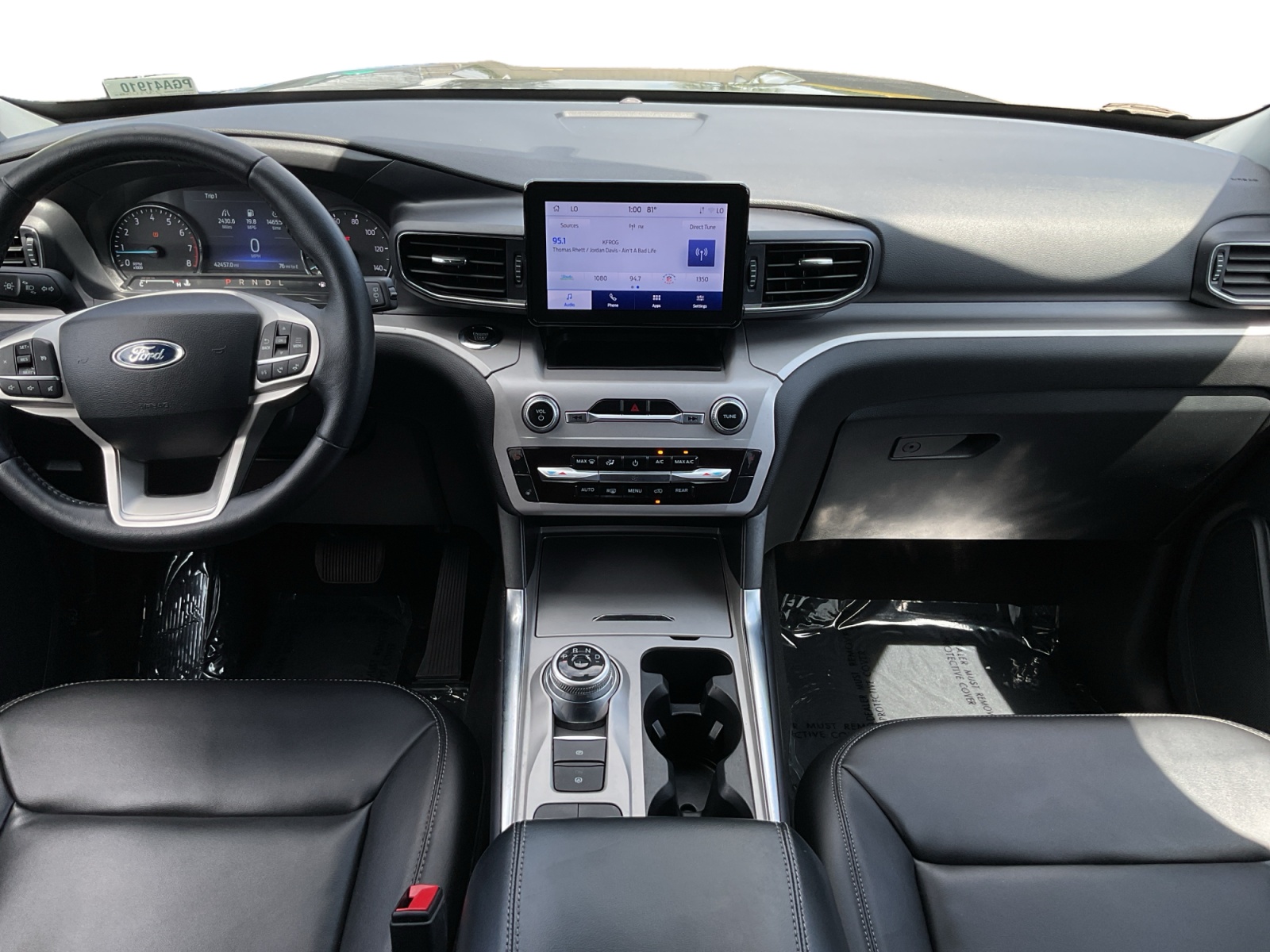 Ford Explorer photo 10
