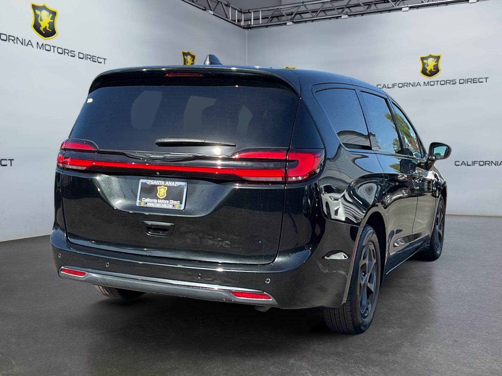Chrysler Pacifica photo 5