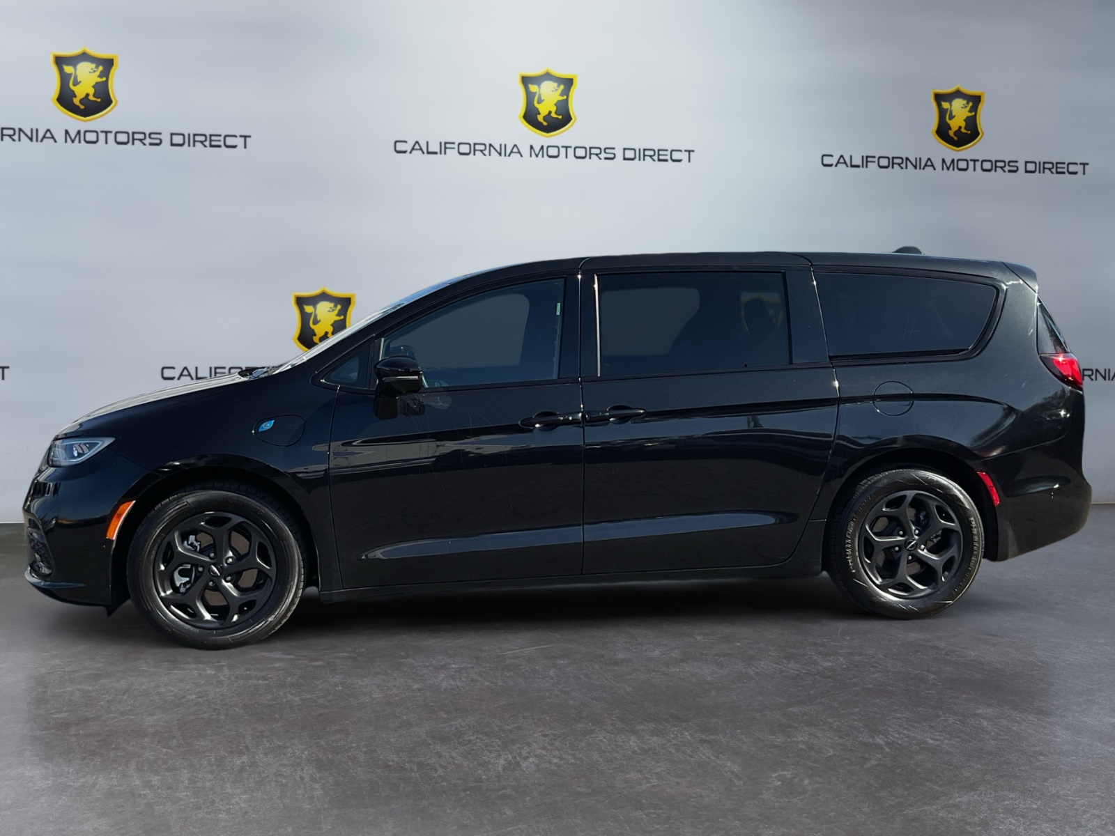 Chrysler Pacifica photo 8