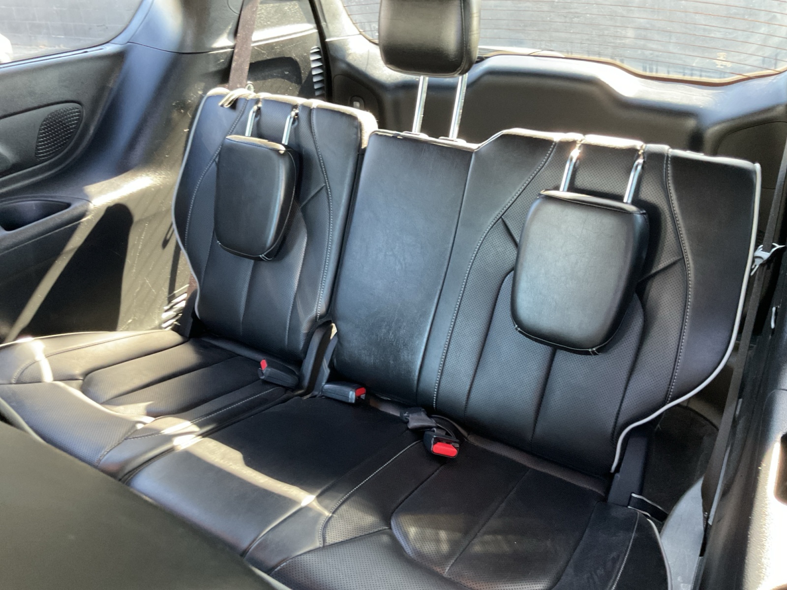 Chrysler Pacifica photo 24