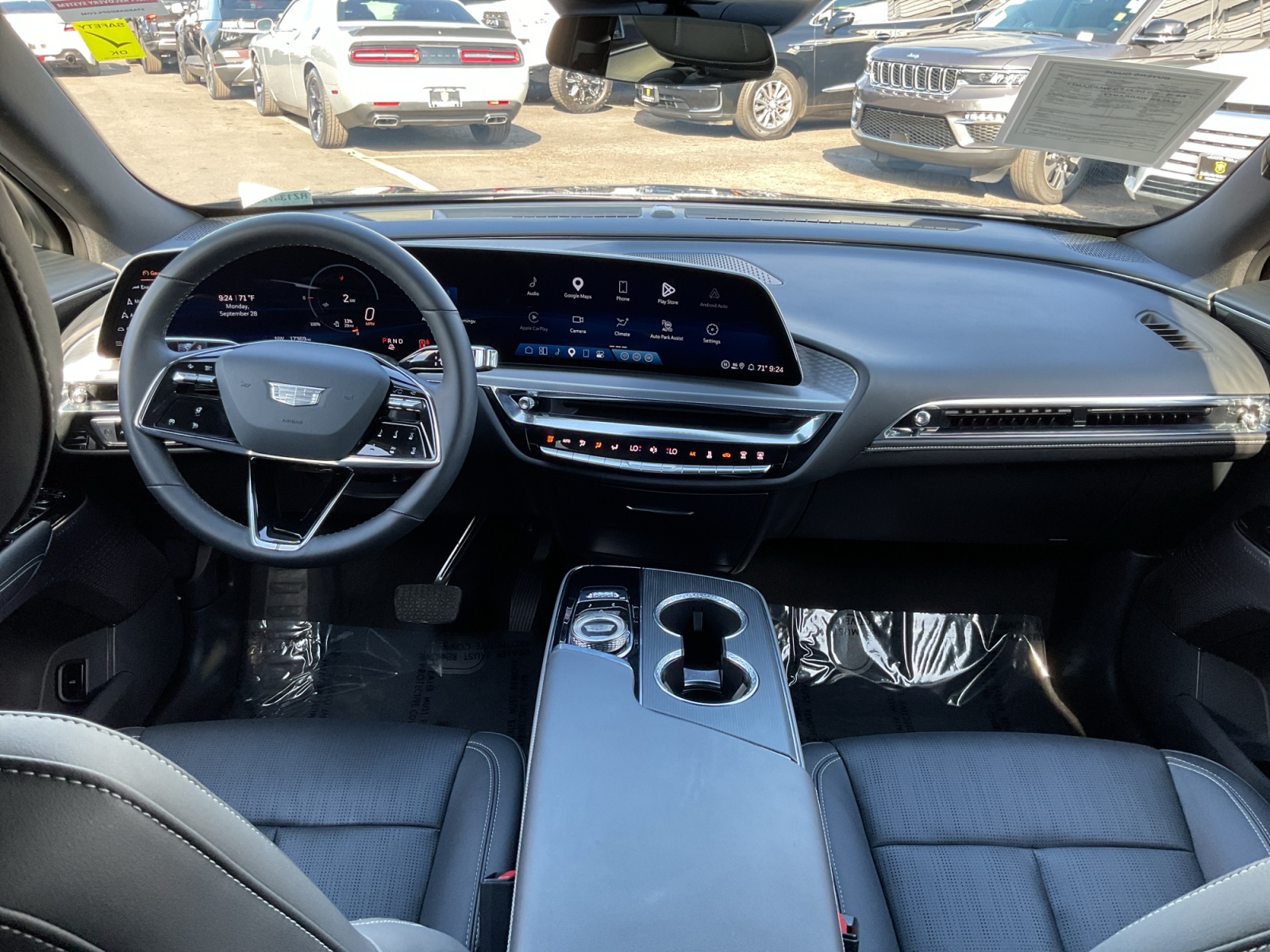 Cadillac Lyriq photo 17