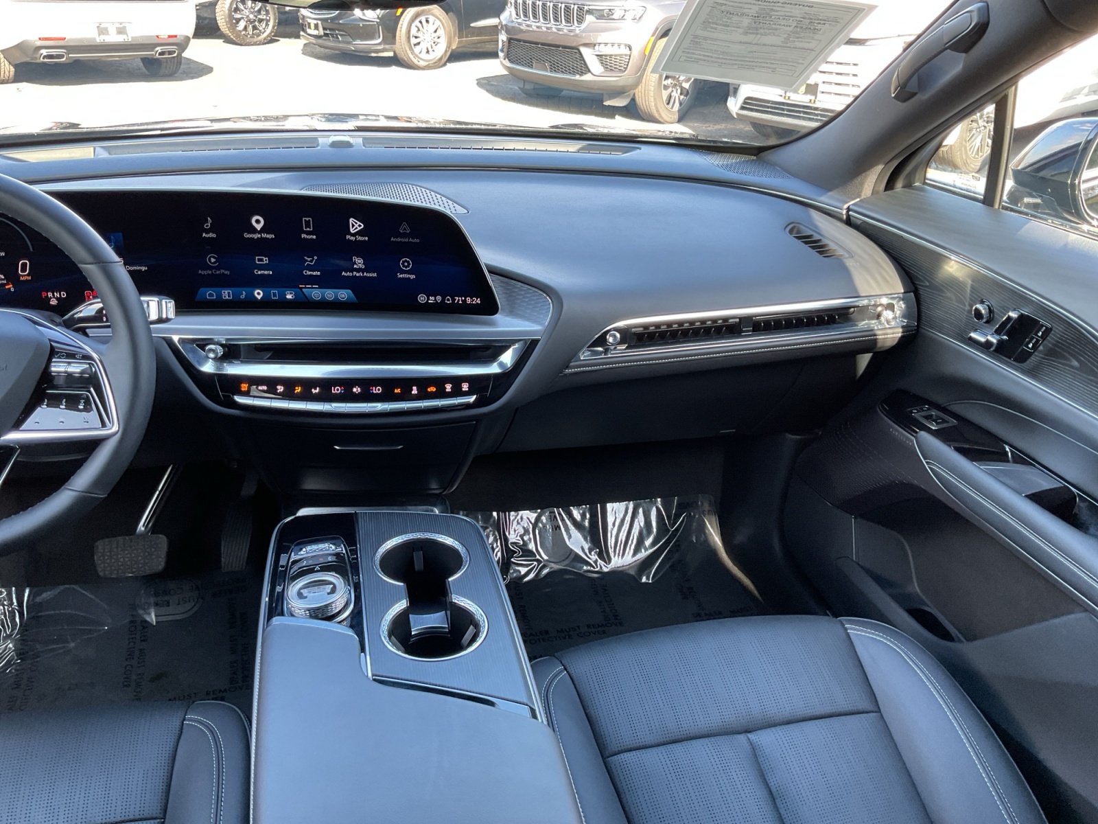Cadillac Lyriq photo 16
