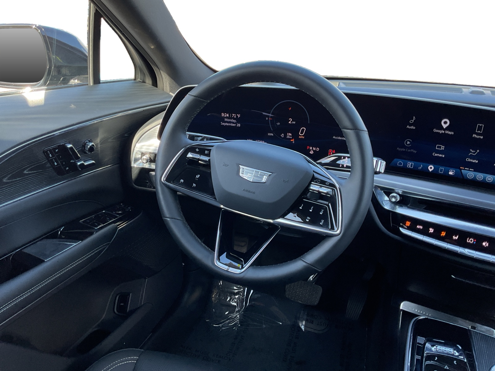 Cadillac Lyriq photo 11